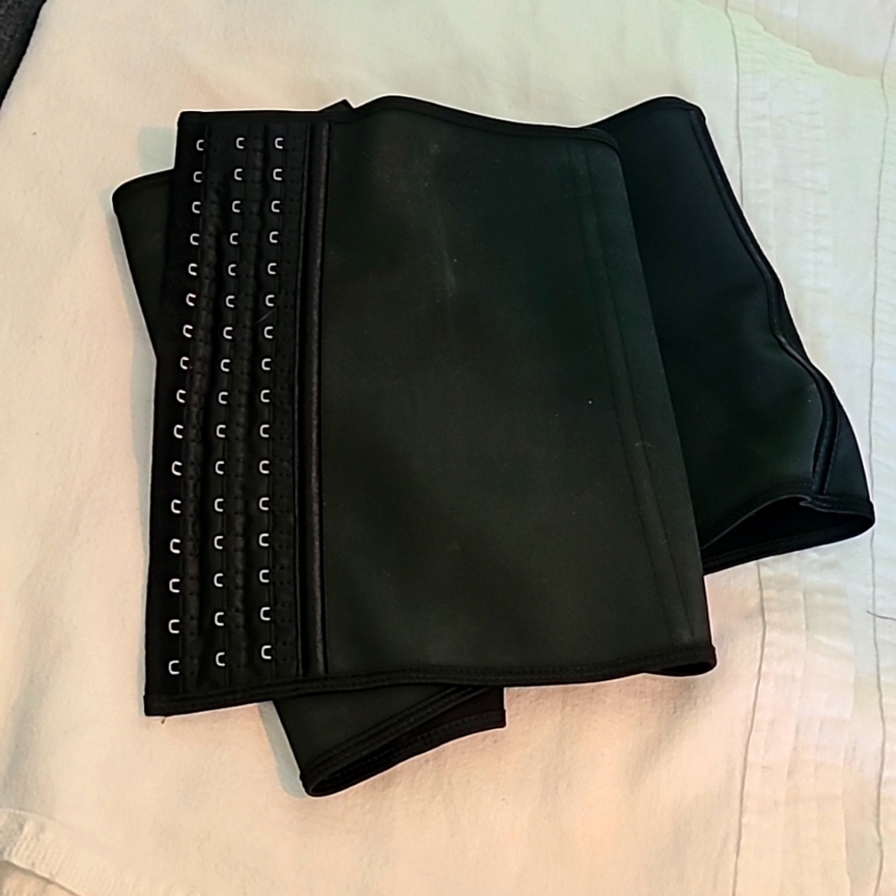 Black waist trainer